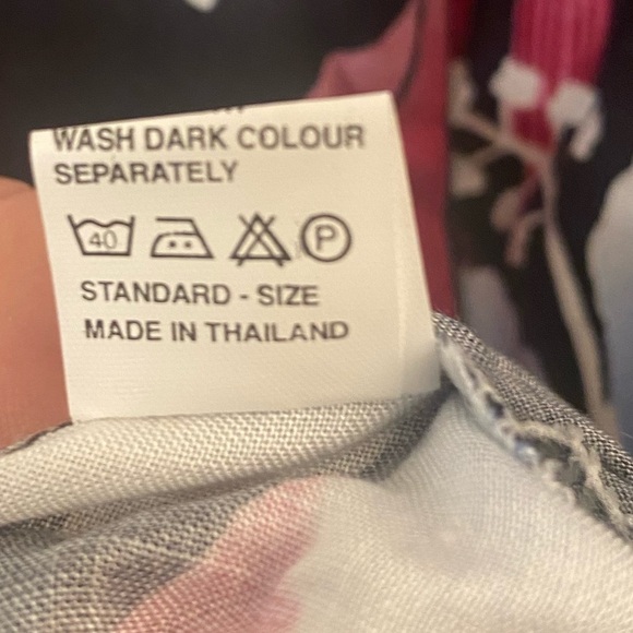 HAWAIIAN FLORAL PRINT FLOWY DRESS - Picture 4 of 5